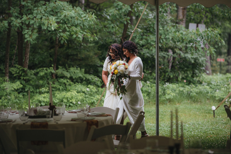 Rainy day wedding photos