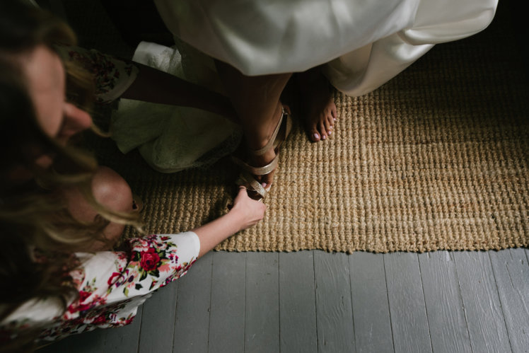 how to do a first look at a wedding